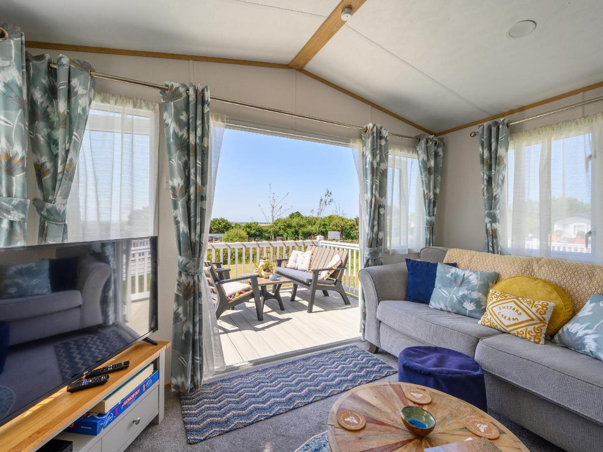 Holiday home Rose View *